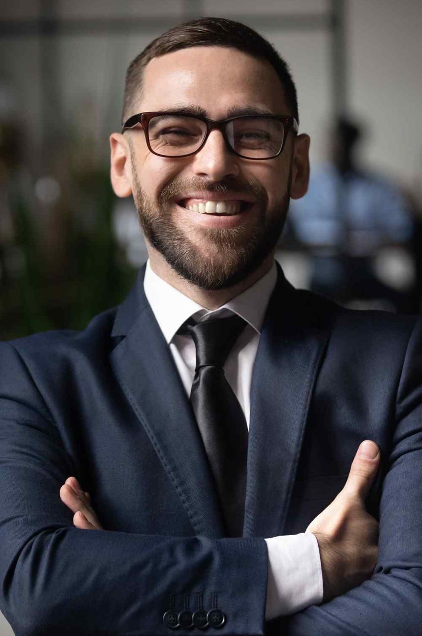 https://aguns.ghpush.com/wp-content/uploads/2020/08/team_05-850x1280.jpg